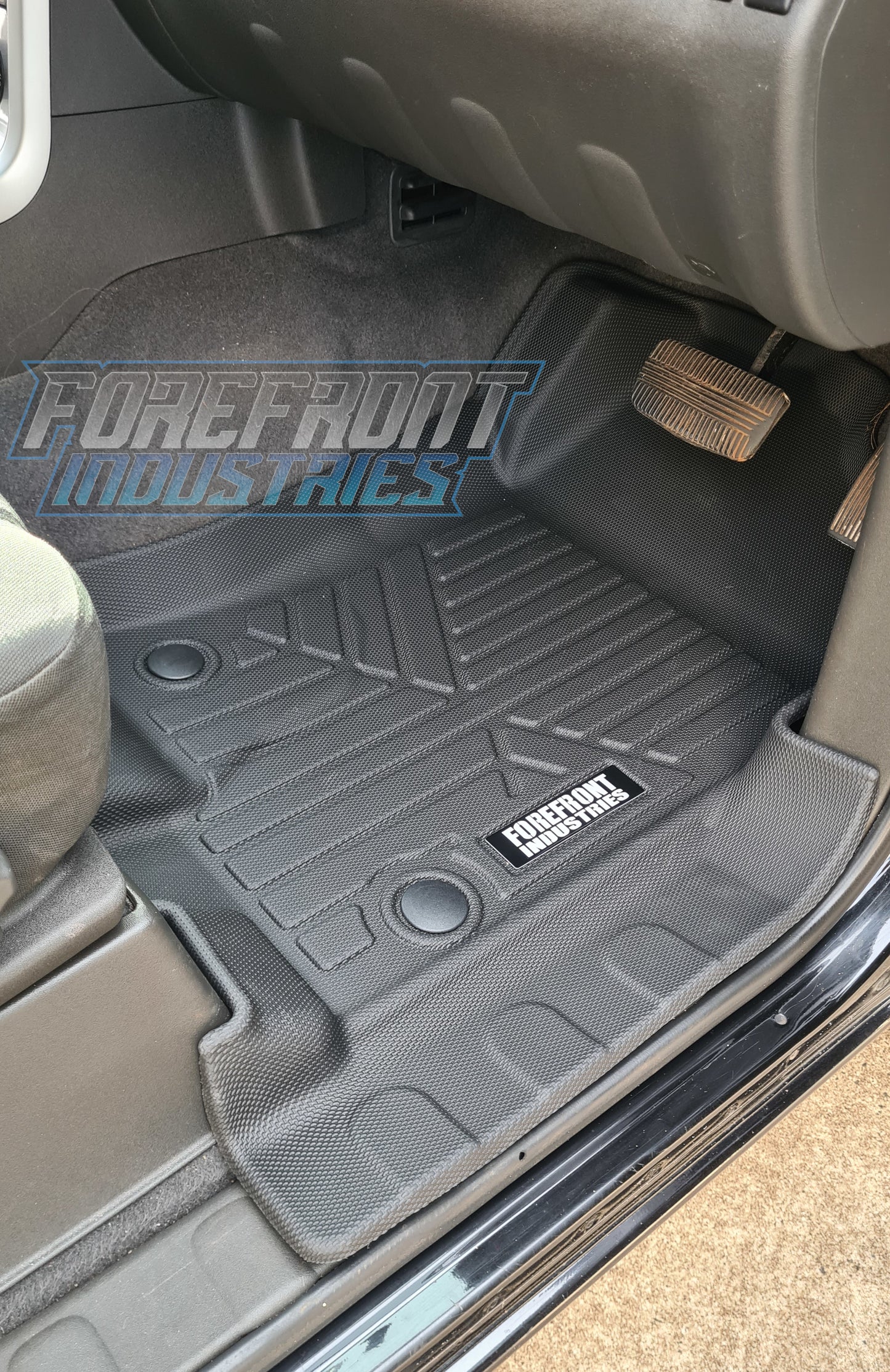 Navara D40 Ultimate Floor Mats ( DUAL CAB WITHOUT REAR BOXES)